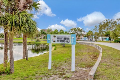 Condo in New Port Richey, Florida, 3 bedrooms  № 1204063 - photo 25