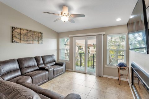 Condo in New Port Richey, Florida, 3 bedrooms  № 1204063 - photo 9