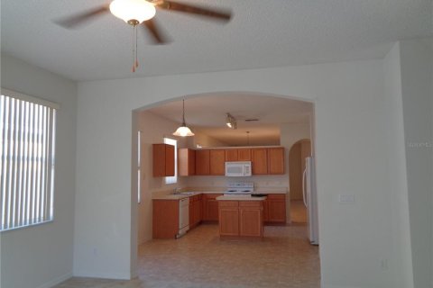 House in Orlando, Florida 4 bedrooms, 183.2 sq.m. № 1346886 - photo 2