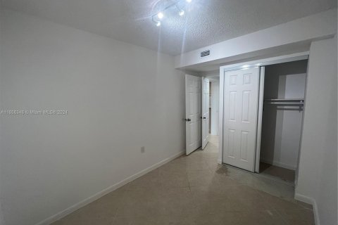 Condo in Davie, Florida, 3 bedrooms  № 1357148 - photo 16