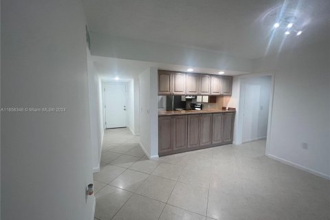 Copropriété à louer à Davie, Floride: 3 chambres, 128.67 m2 № 1357148 - photo 4