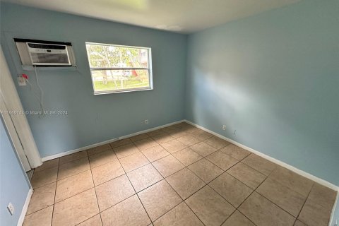 Copropriété à louer à Oakland Park, Floride: 1 chambre, 37.81 m2 № 1357145 - photo 4