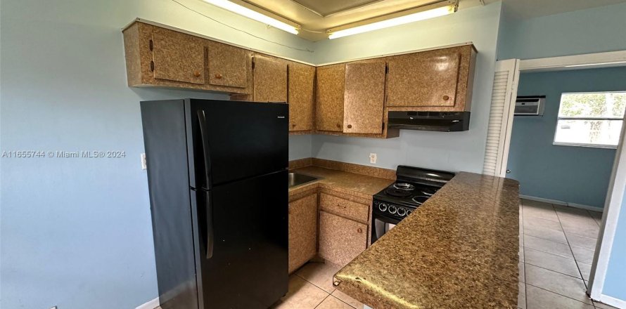 Condominio en Oakland Park, Florida, 1 dormitorio  № 1357145