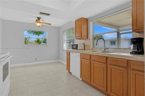 Casa en venta en Margate, Florida, 2 dormitorios, 106.84 m2 № 1181667 - foto 2