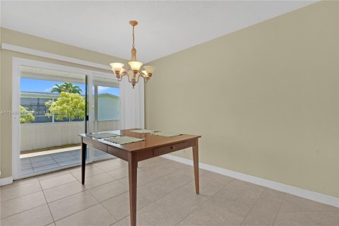 House in Margate, Florida 2 bedrooms, 106.84 sq.m. № 1181667 - photo 20