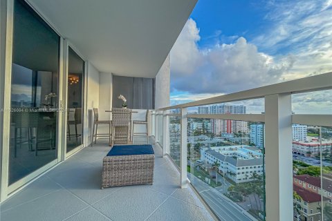 Copropriété à vendre à Hallandale Beach, Floride: 2 chambres, 121.89 m2 № 1292815 - photo 4