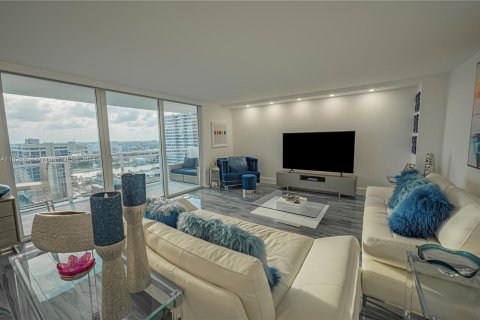 Copropriété à vendre à Hallandale Beach, Floride: 2 chambres, 121.89 m2 № 1292815 - photo 16