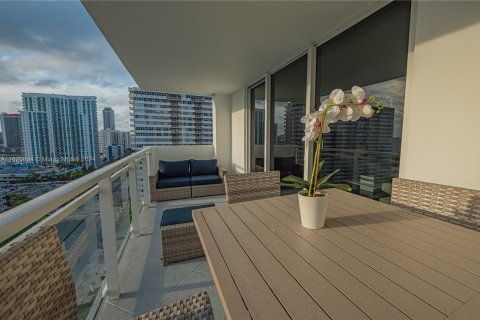 Copropriété à vendre à Hallandale Beach, Floride: 2 chambres, 121.89 m2 № 1292815 - photo 29