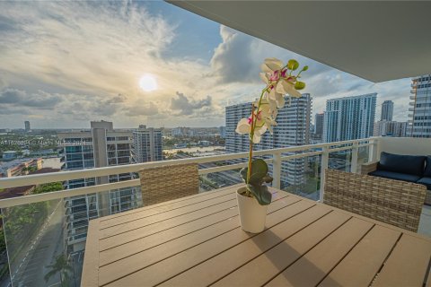 Copropriété à vendre à Hallandale Beach, Floride: 2 chambres, 121.89 m2 № 1292815 - photo 26