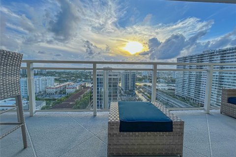 Copropriété à vendre à Hallandale Beach, Floride: 2 chambres, 121.89 m2 № 1292815 - photo 28