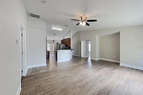 Villa ou maison à louer à Kissimmee, Floride: 4 chambres, 171.96 m2 № 1369659 - photo 2