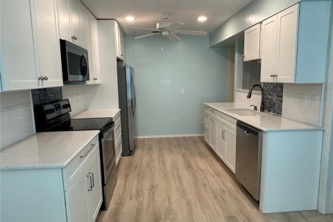 Copropriété à louer à Bradenton, Floride: 2 chambres, 127.18 m2 № 1369700 - photo 3