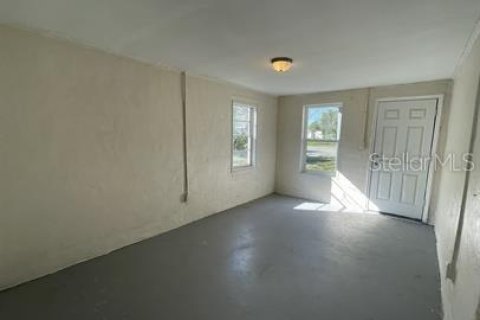 Apartment in Lake Wales, Florida 2 bedrooms, 383.04 sq.m. № 1369697 - photo 5