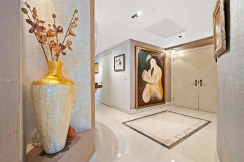 Condo in Sunny Isles Beach, Florida, 4 bedrooms  № 1421451 - photo 17