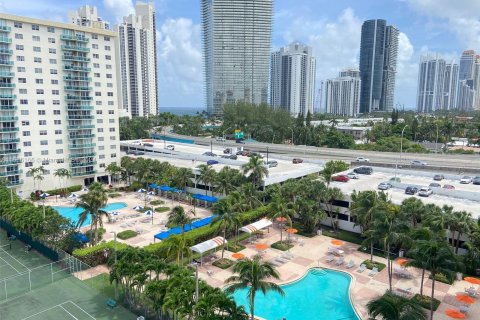 Copropriété à vendre à Sunny Isles Beach, Floride: 1 chambre, 93.37 m2 № 1355389 - photo 2