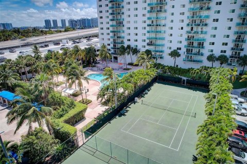 Condominio en venta en Sunny Isles Beach, Florida, 1 dormitorio, 93.37 m2 № 1355389 - foto 20