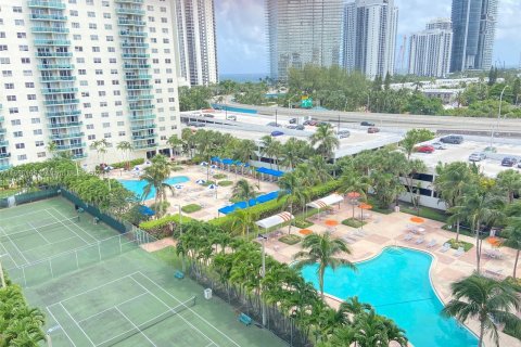 Condominio en venta en Sunny Isles Beach, Florida, 1 dormitorio, 93.37 m2 № 1355389 - foto 4