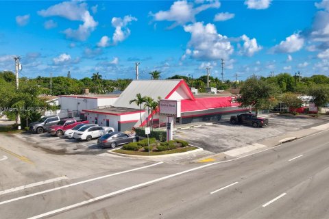 Propiedad comercial en venta en Pompano Beach, Florida № 1355390 - foto 2