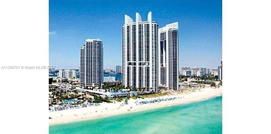 Estudio en el Condominio en Sunny Isles Beach, Florida  № 471604