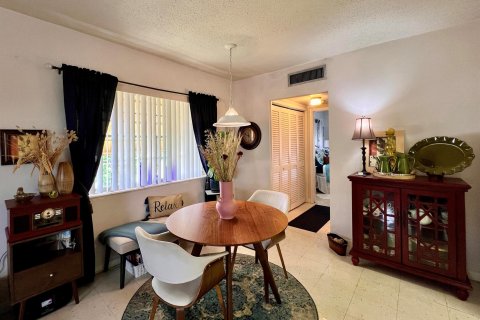 Condo in West Palm Beach, Florida, 1 bedroom  № 1139166 - photo 12