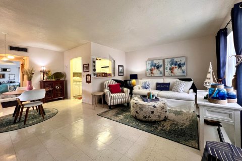 Condo in West Palm Beach, Florida, 1 bedroom  № 1139166 - photo 15