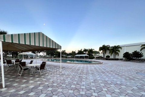 Condo in West Palm Beach, Florida, 1 bedroom  № 1139166 - photo 2