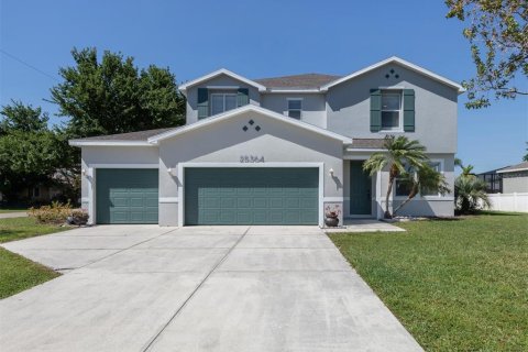 Villa ou maison à vendre à Punta Gorda, Floride: 3 chambres, 302.95 m2 № 1114132 - photo 1