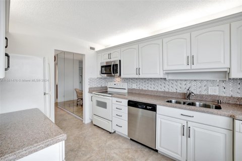 Condo in Lauderdale-by-the-Sea, Florida, 2 bedrooms  № 1160106 - photo 9