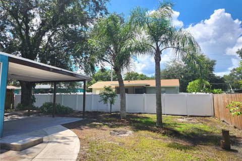 House in Sarasota, Florida 3 bedrooms, 111.85 sq.m. № 1342877 - photo 26