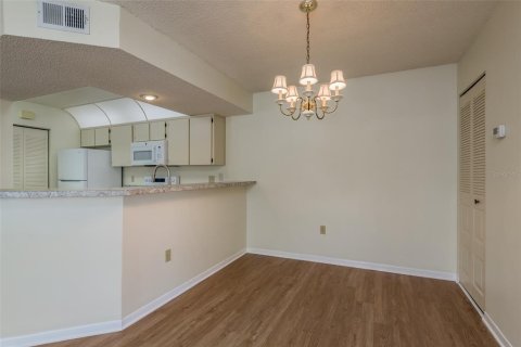 Condo in Hudson, Florida, 2 bedrooms  № 1342910 - photo 8