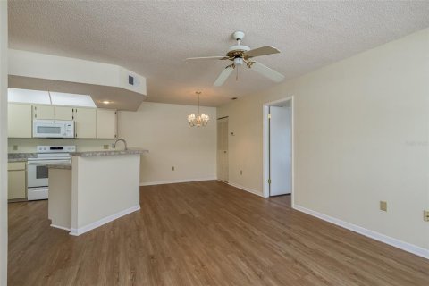 Condo in Hudson, Florida, 2 bedrooms  № 1342910 - photo 5