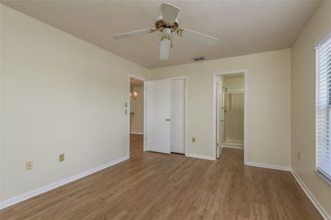 Condo in Hudson, Florida, 2 bedrooms  № 1342910 - photo 15