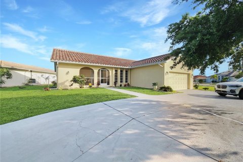 Villa ou maison à vendre à Punta Gorda, Floride: 3 chambres, 151.24 m2 № 1386449 - photo 1