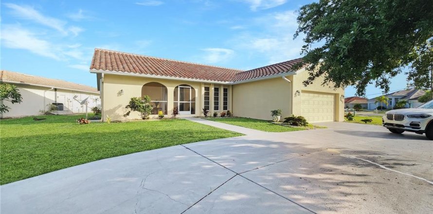 Villa ou maison à Punta Gorda, Floride 3 chambres, 151.24 m2 № 1386449