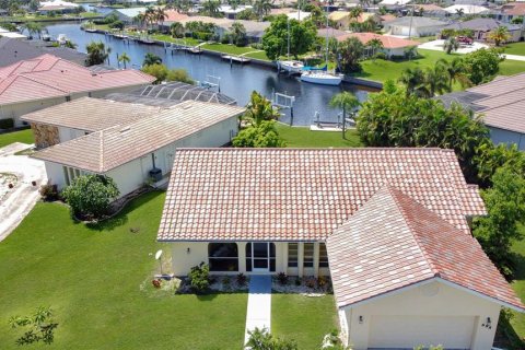 House in Punta Gorda, Florida 3 bedrooms, 151.24 sq.m. № 1386449 - photo 3