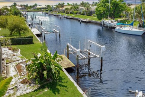 Villa ou maison à vendre à Punta Gorda, Floride: 3 chambres, 151.24 m2 № 1386449 - photo 29