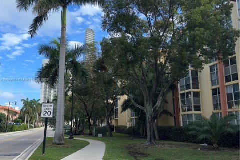 Condo in Sunny Isles Beach, Florida, 1 bedroom  № 883952 - photo 1