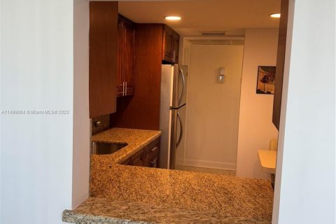 Condo in Sunny Isles Beach, Florida, 1 bedroom  № 883952 - photo 10