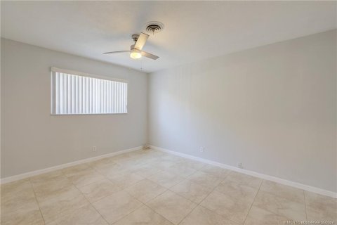 Commercial property in Fort Lauderdale, Florida 278.8 sq.m. № 1207954 - photo 22