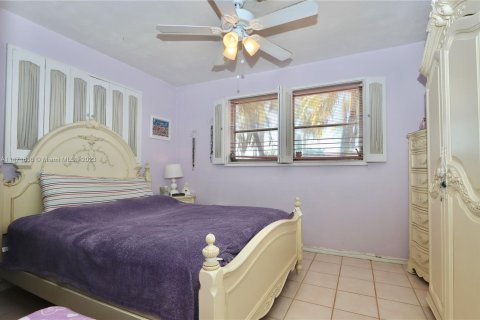 Villa ou maison à vendre à Miami, Floride: 4 chambres № 782224 - photo 24