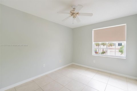 House in Pembroke Pines, Florida 3 bedrooms, 170.48 sq.m. № 1147669 - photo 11