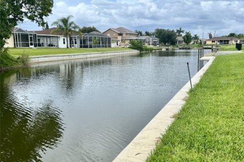 Купить земельный участок в Кейп-Корал, Флорида № 624666 - фото 2