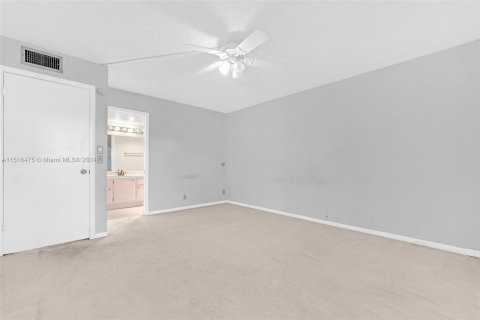 Copropriété à vendre à Deerfield Beach, Floride: 2 chambres, 92.9 m2 № 954107 - photo 13