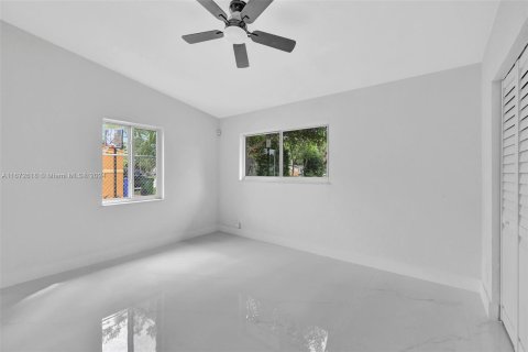 House in Fort Lauderdale, Florida 3 bedrooms, 99.22 sq.m. № 1399543 - photo 18