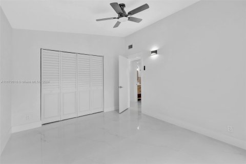 House in Fort Lauderdale, Florida 3 bedrooms, 99.22 sq.m. № 1399543 - photo 7