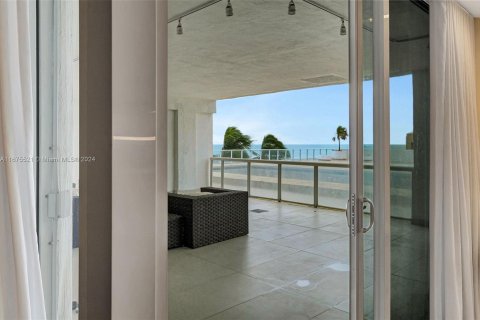 Condo in Sunny Isles Beach, Florida, 3 bedrooms  № 1399542 - photo 16