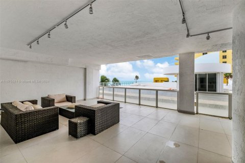 Condo in Sunny Isles Beach, Florida, 3 bedrooms  № 1399542 - photo 17