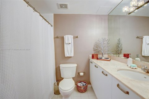 Condominio en venta en Coral Gables, Florida, 2 dormitorios, 103.49 m2 № 1147417 - foto 15