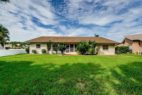 House in Trinity, Florida 3 bedrooms, 188.78 sq.m. № 1298067 - photo 29