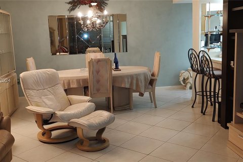 Copropriété à vendre à Hollywood, Floride: 2 chambres, 120.77 m2 № 1268894 - photo 6